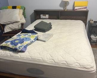 Full Size Bed - Headboard and Footboard 