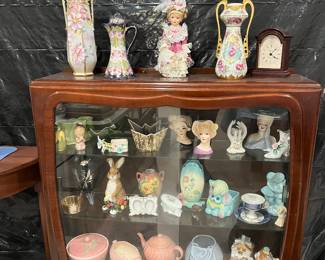 Vintage Showcase for Collectibles