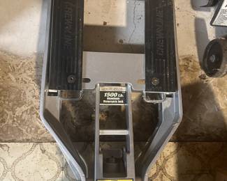 Motorcycle Jack(basement)