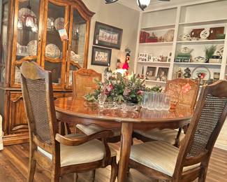 Dining room table and 4 Chairs - with leafs, China Cabinet