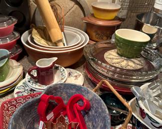 Pyrex, stoneware, etc…