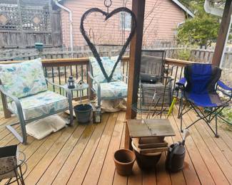 Chairs include cushions and chair covers, Birdhouse, Outdoor items