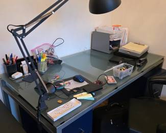 Desk Presale Available 125.00