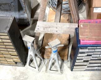 CAMPER JACKS AND SCREW BINS.