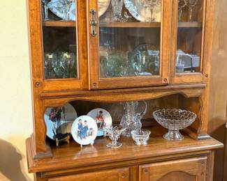 SMALL 2-PC LIGHTED CHINA HUTCH WITH STORAGE.