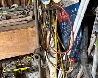 AC RECHARGE GAUGE SETS WITH R-12 SIDE CAN PUNCH.