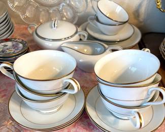 SOME LOVELY NORITAKE CHINA PIECES.