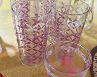 VINTAGE DRINKING GLASSES.