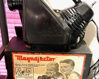 VINTAGE MAGNAJECTOR!  WHAT FUN!