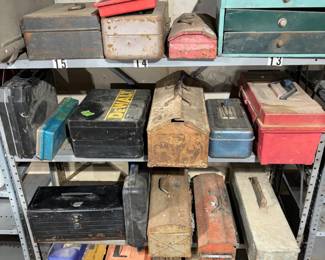 WE HAVE ALLOT OF OLD TOOLBOXES PRICED TO SELL.