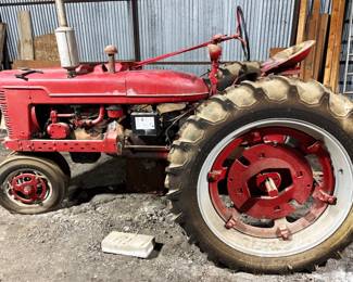 1950 FARMALL H TRACTOR WITH NEW TIRES,