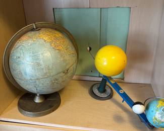 Globe and Planetarium