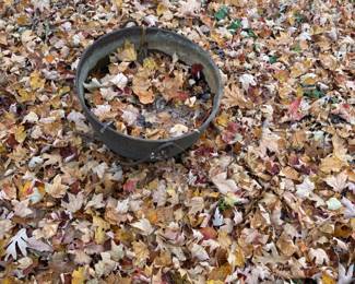 cast Iron pot with handle