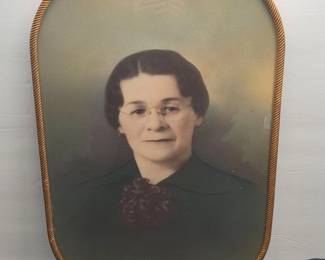 9 AntiqueWomanPortraitConvexGlassBrassFrame