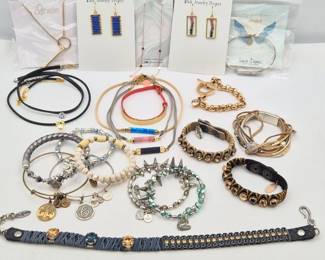 37 MixofModernJewelryRoxanneAssoulinAlexAniLaHola