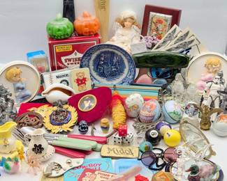 75 AssortedSmallFunFindsFigurinesCrystalStarWarsMore