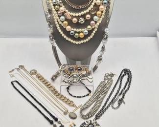 57 RhinestoneBeadedJewelryKJLSwarovskiKatieLoxtonVS