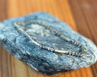 This lot features a 14k gold bracelet that measures 7” and has a total approx. weight of 6.24 grams.
