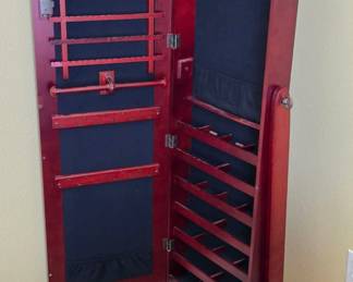 80Nov 05 2025 05 30pmnHnx