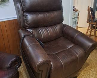 Power adjustable recliner