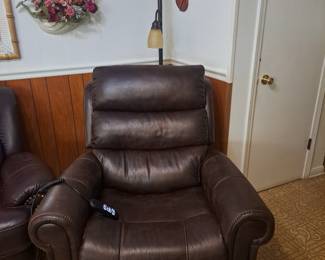 Power adjustable recliner