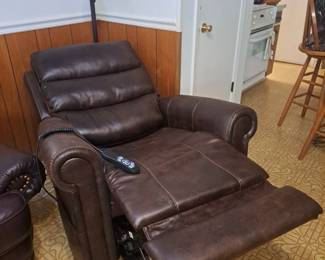 Power adjustable recliner