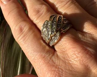 $575 - 10kt yellow gold ring / diam- 10.42 gr - size 8 1/2