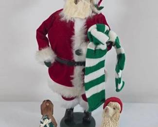 Byers Choice Ltd Santa and doggies