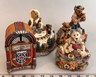 Boyds Bears music boxes