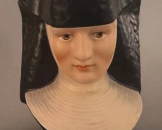 Exclusive Special Edition Goebel Hummel nun bust