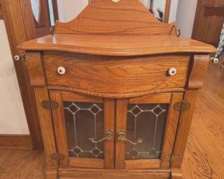 Oak Pulaski Keepsakes wash stand