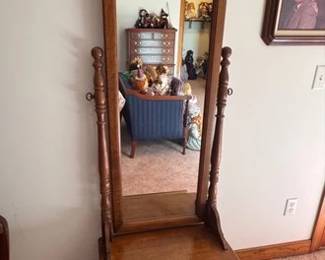 Cheval mirror with storage