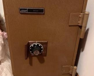 Montgomery Ward safe