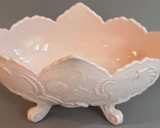 Vintage Jeannette Lombardi shell pink milk glass footed centerpiece fruit bowl