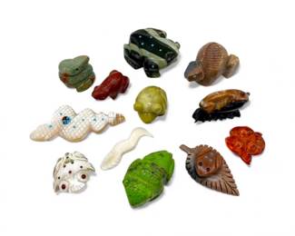 52 ZuniCarvedAnimalFetishesLotFrogsSnakesMOPAmber