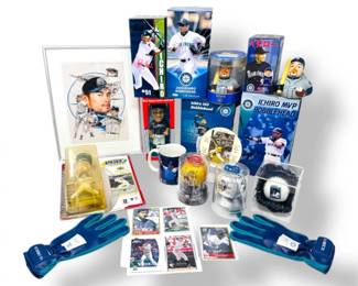 24 IchiroSuzukiCollectibleLotBobbleheadsSignedItemsCards