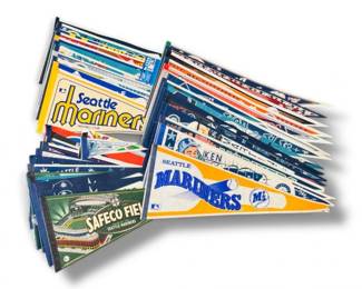 22 SeattleMarinersMLBPennantLotLargeAssortedCollection
