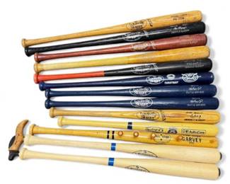 40 AssortmentofBaseballBatsLouisvilleSluggerRawlingsMariners