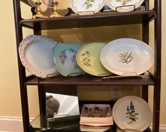 Botanical Plates, Mirrored Chargers And Vintage Hostess Nicities 
