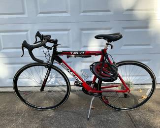 Genesis Roadtech 700c Bicycle And Helmet