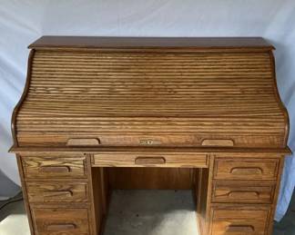 Oak Crest Lockable Wooden Desk