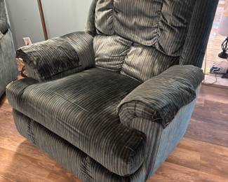 (2) matching Green fabric Recliners
$ 180.00 each. 36”w 34”d 38”t