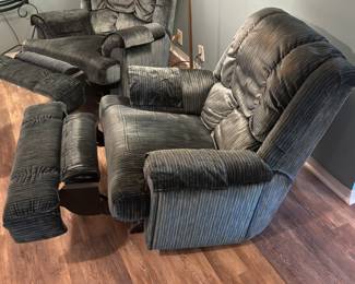 (2) matching Green fabric Recliners
$ 180.00 each. 36”w 34”d 38”t