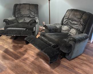 (2) matching Green fabric Recliners
$ 180.00 each. 36”w 34”d 38”t
