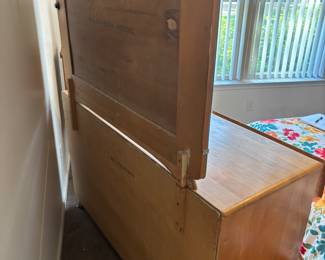 MCM Haywood Wakefield Palimino 8 drawer dresser w mirror. $ 450.00
55”w 21”d 33”t. 64.5” t w mirror 