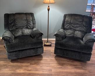 (2) matching Green fabric Recliners
$ 180.00 each. 36”w 34”d 38”t