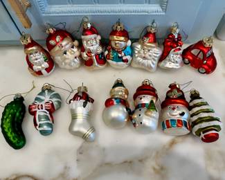 Vintage Holiday Ornaments & Decor