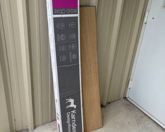 Vinyl laminate flooring