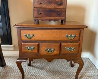 Queen Anne, low boy 
side table
Salesman sample antique mini chest of drawers