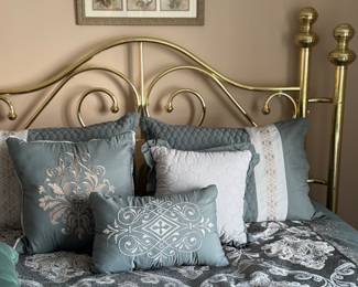 queen brass bed 